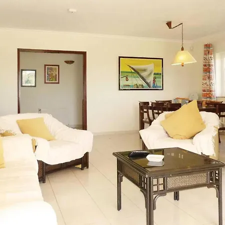 Holiday home Stunning In With 3 Bedrooms, Wifi And Outdoor Swimming Pool Albufeira