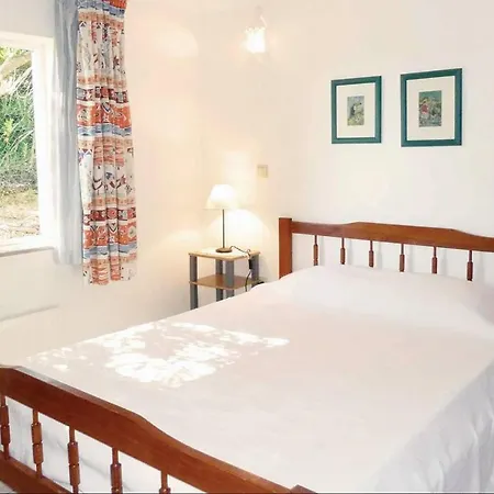 Casa de Férias Stunning In With 3 Bedrooms, Wifi And Outdoor Swimming Pool Albufeira
